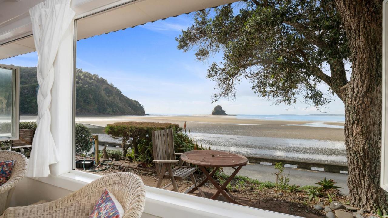 Beachside Bliss - Waiwera Beachfront Holiday Home Orewa Exterior foto