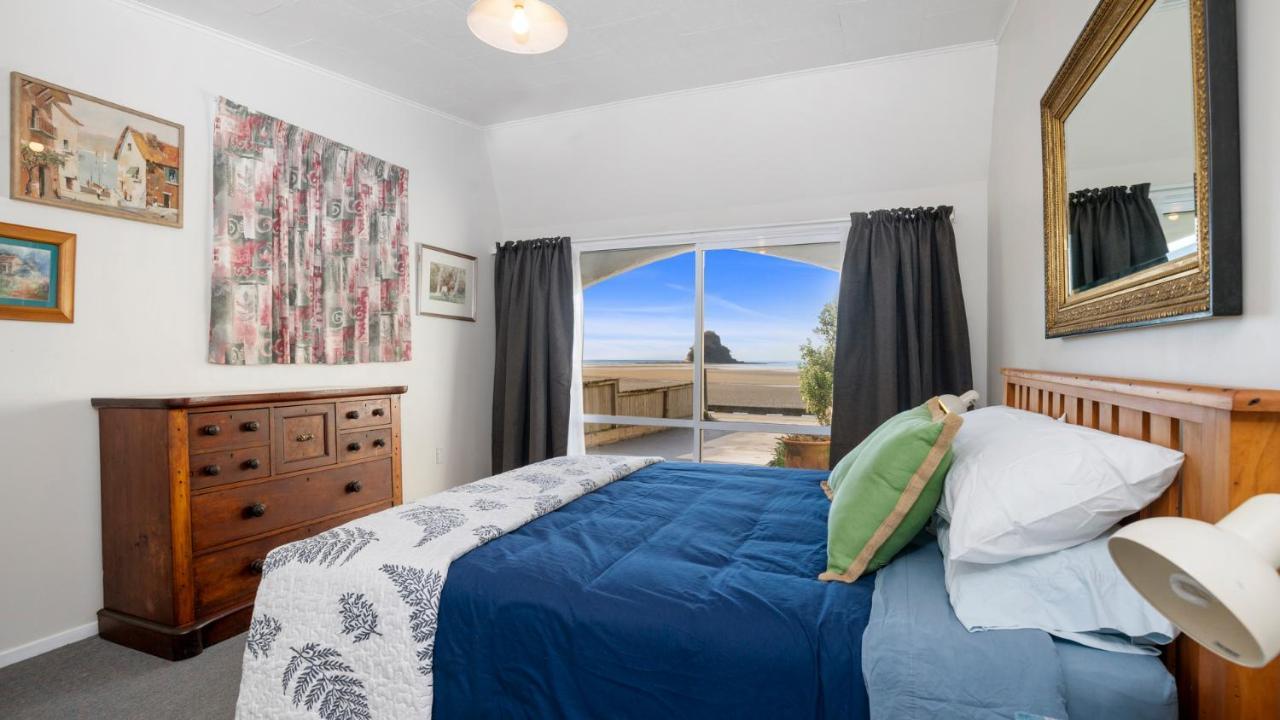 Beachside Bliss - Waiwera Beachfront Holiday Home Orewa Exterior foto